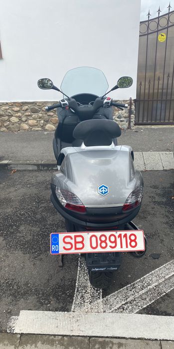 Scuter Piaggio mp3 250 cm3