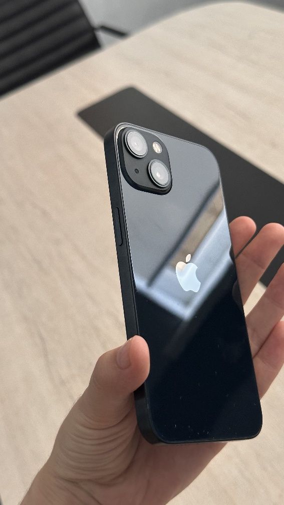 iPhone 13 midnight 256. Состояние отличное