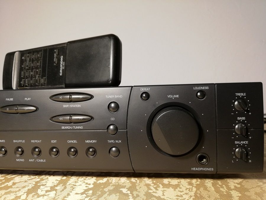 Amplificator/Tuner + CD Player GRUNDIG RCD400 - Rar/Impecabil