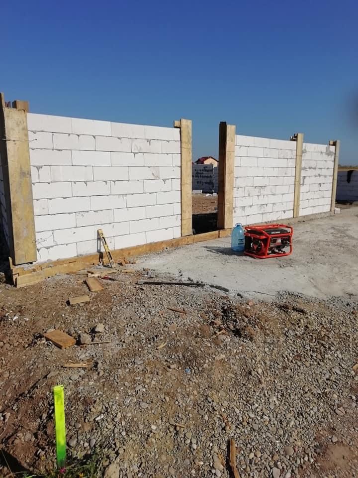 Construim garduri din sipca metalic plasa bordurata