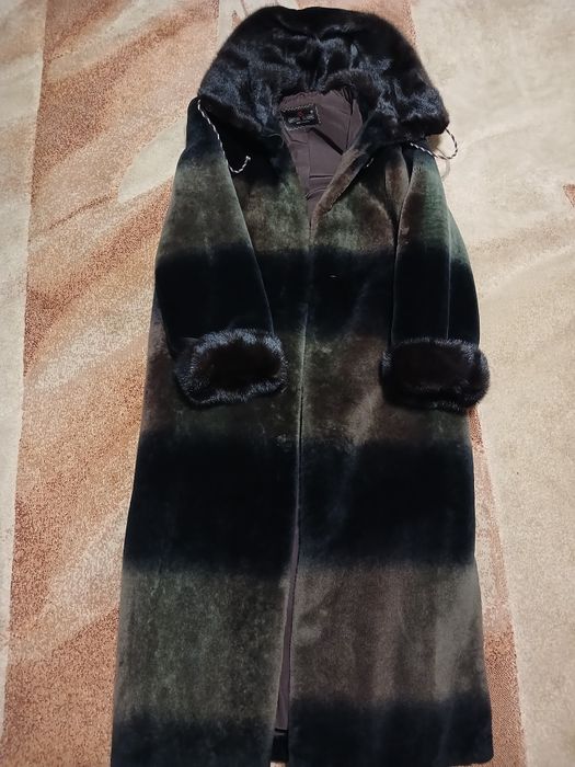 Продаю две шубы.В отличном состоянии