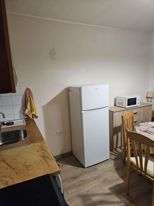 Дава се под наем Едностаен апартамент в Плевен, 9-ти квартал - 25 кв.м за 178.5 € - Снимка #2