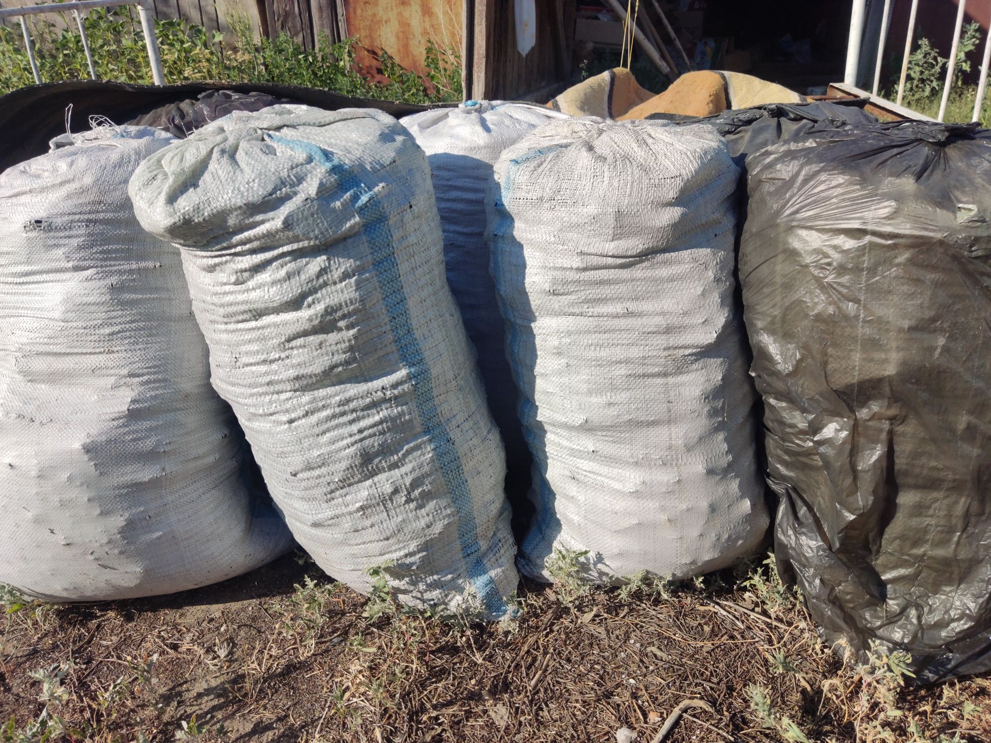 Уголь в мешке по 50 кг продам