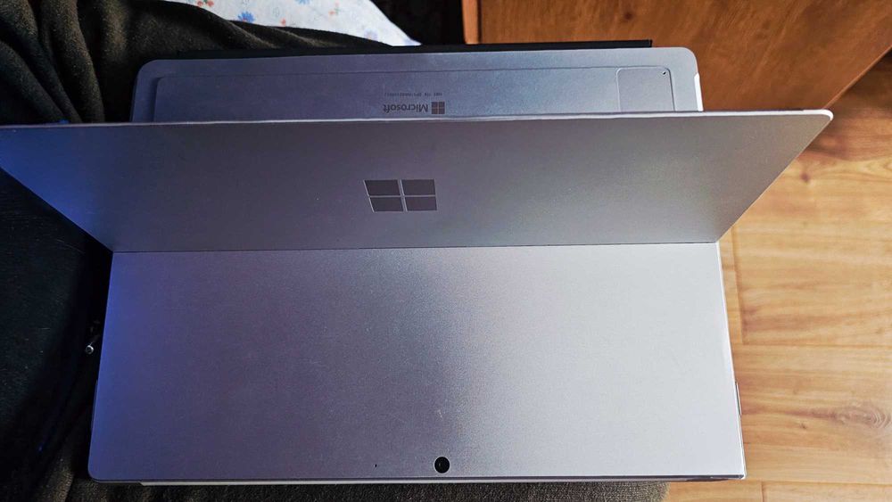 surface pro 8 I7, 16 GB ram 1TB stocare