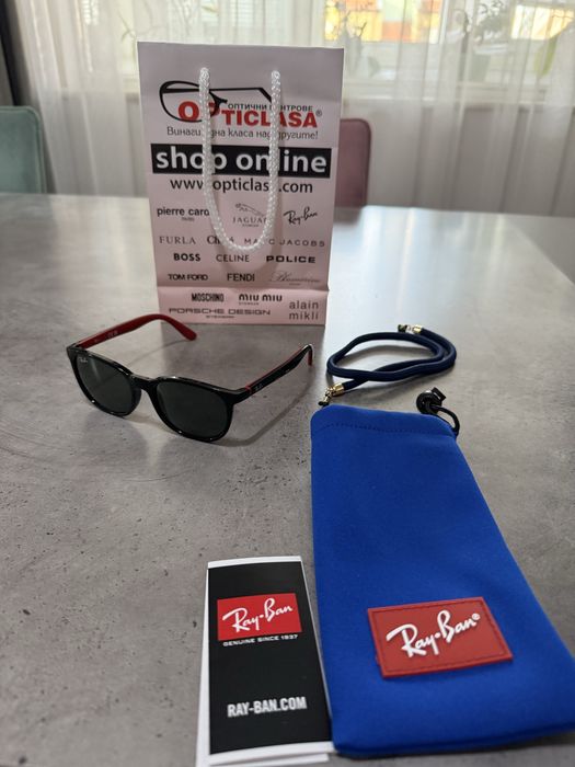 Нови очила ray ban детски модел нови !!!