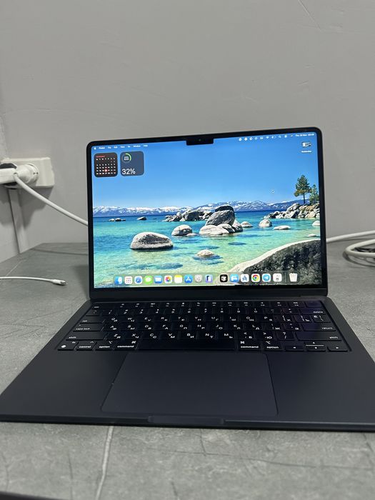 Macbook air M3 8/266
