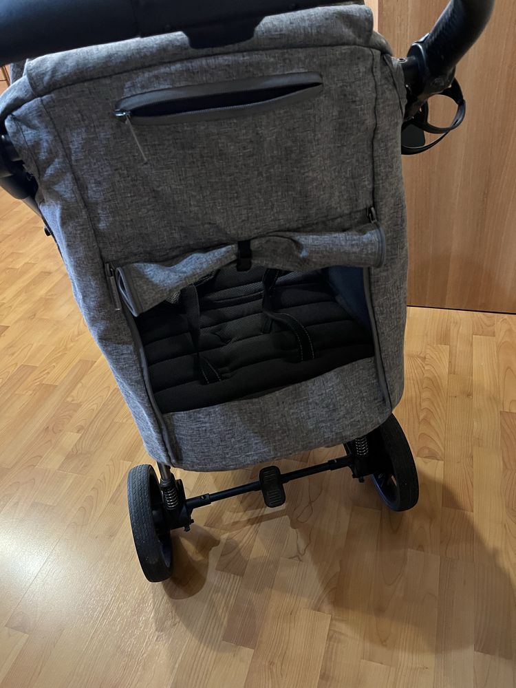 Коляска прогулочная Carrello Bravo 2021