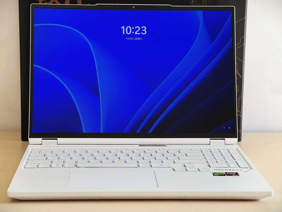 Бартер!МОЩЕН! 300hz/ 16 Ядрен Ryzen 9 / RTX 5060 / WQXGA