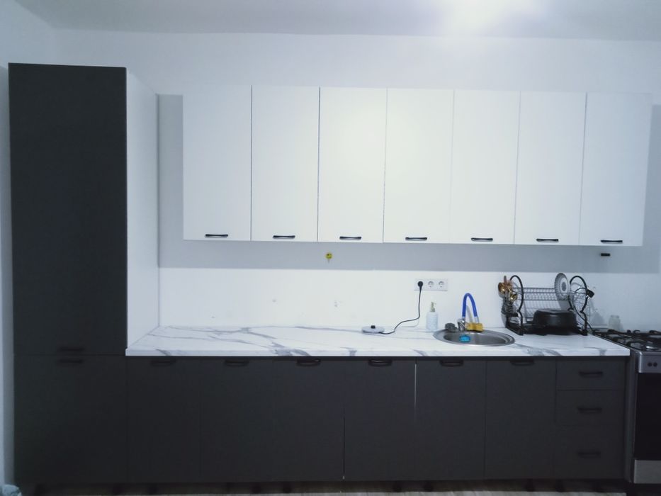 Срочно продам встроенную кухонную гарнитуру