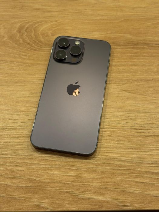 iPhone 14 pro max, impecabil.