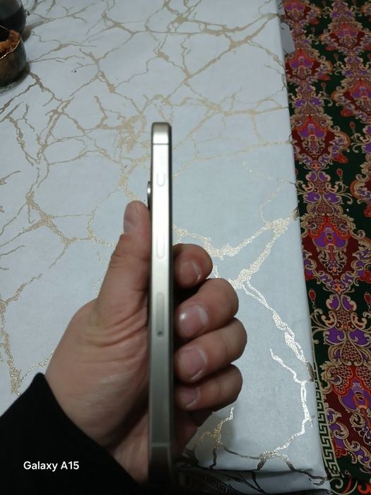 Iphone 15 pro     128 gb