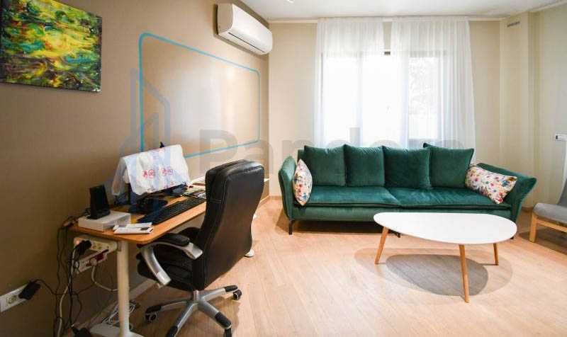 Тристаен апартамент под наем в  Центъра