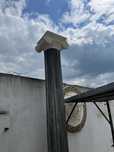 Coloane romane cu capitel roman