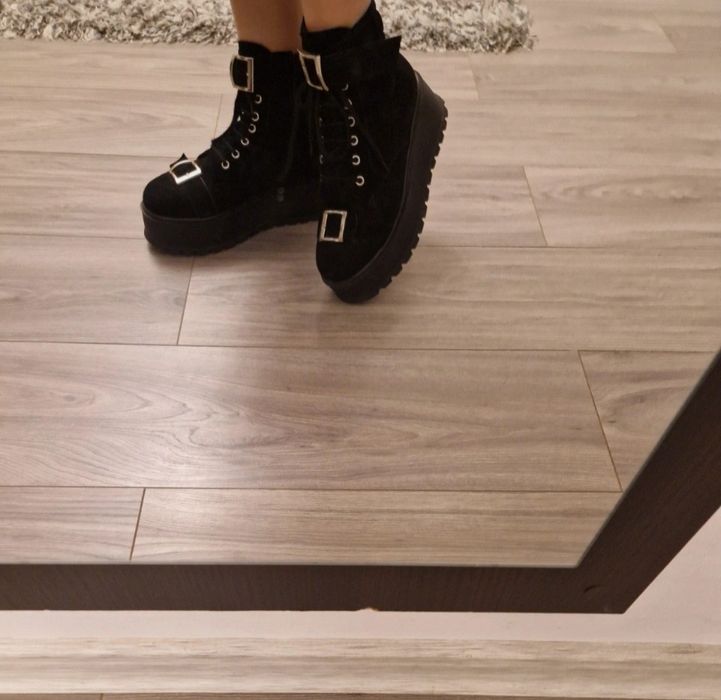 Ghete imitație piele intoarsa