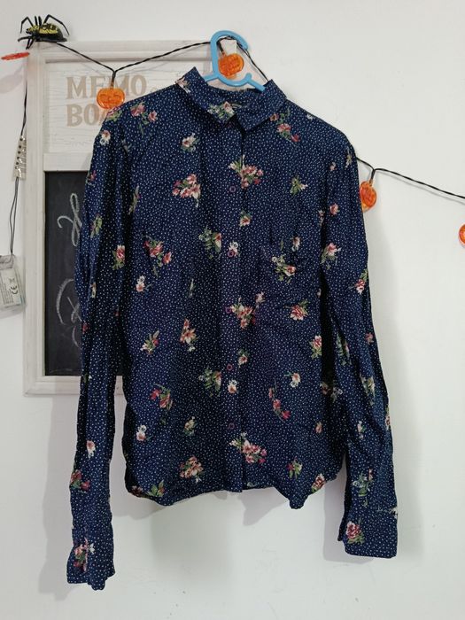 Cămașă cu flori și bulinute Bershka mărimea 34 XS dama