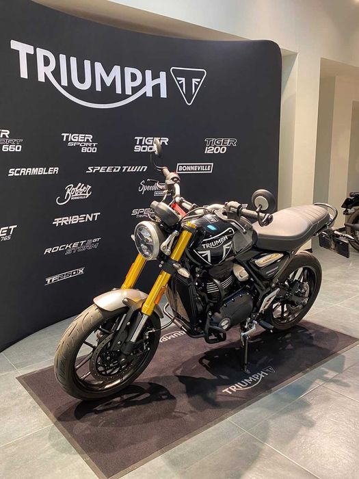 Motocicleta Triumph Speed 400 2025 Second | Rate | Leasing