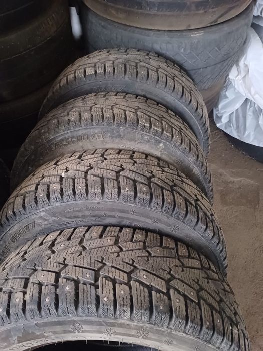 Продам зимние шины на 15