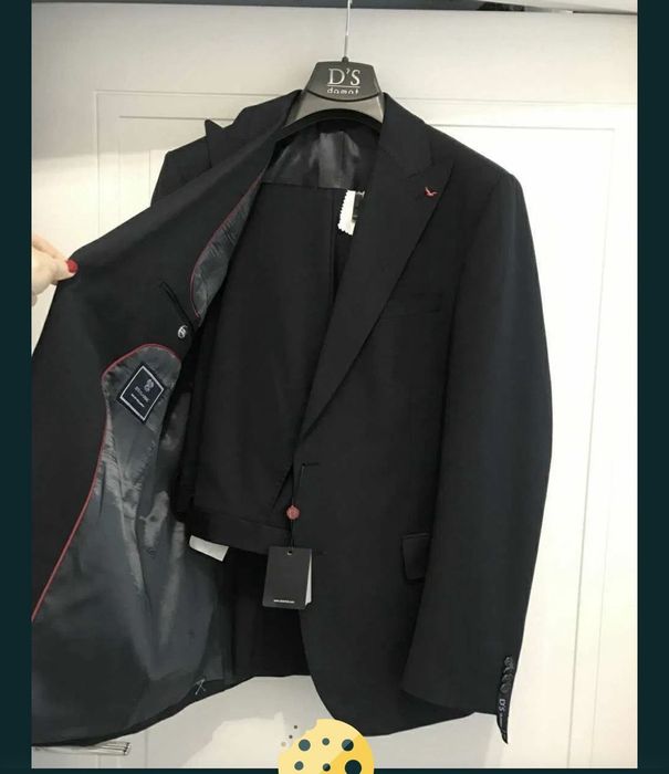 Шикарный стильный костюм