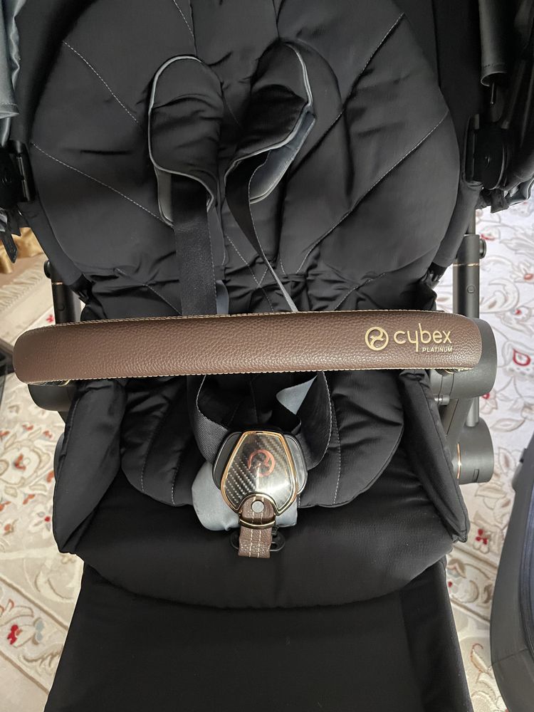 Коляска от бренда Cybex Priam III 2в1