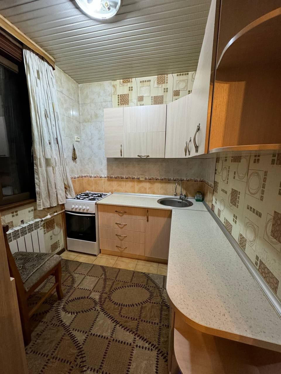 СРОЧНО Продам Своя Метро Чиланзар 16-квартал 4/4/4 С мебелью и технико