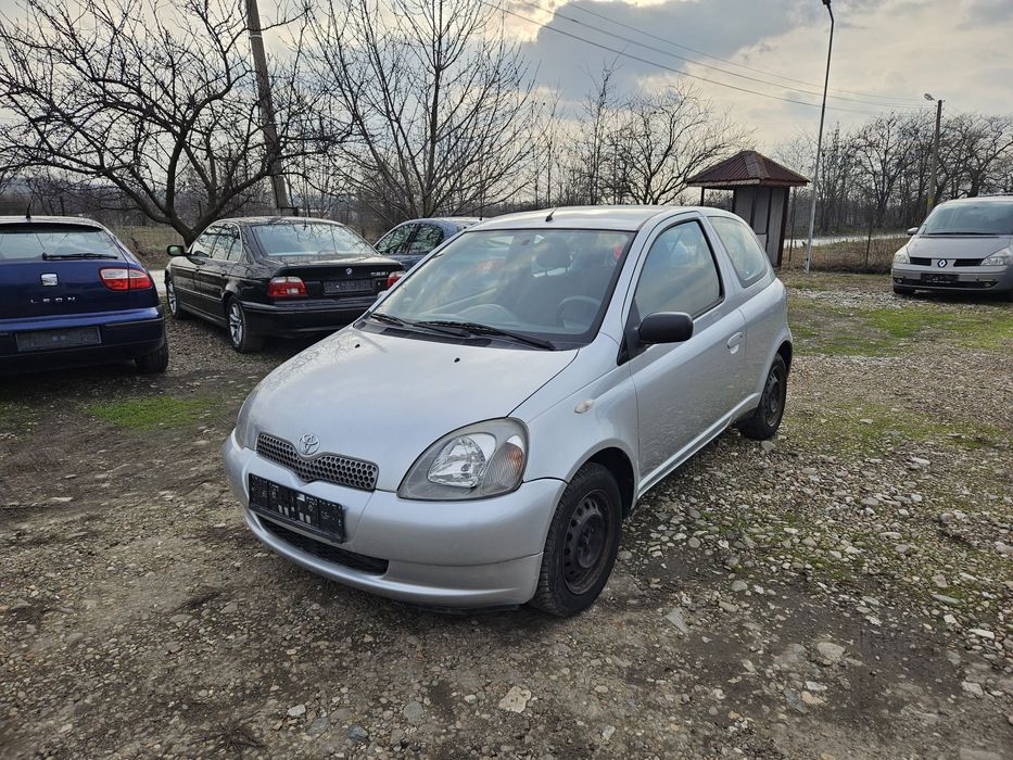 Toyota Yaris 1.0i VVTI НА ЧАСТИ