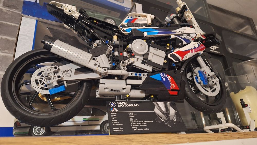 BMW M 1000 RR 1:5 - LEGO - конструктор