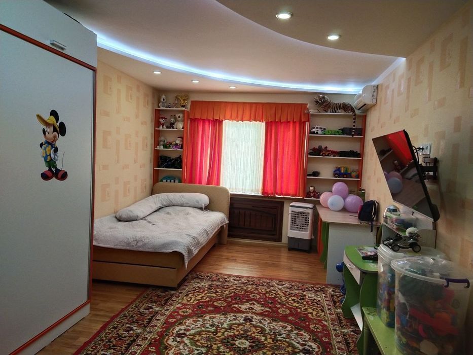 Продается своя квартира 3/3/5 Шота Руставели (парк Бобура)