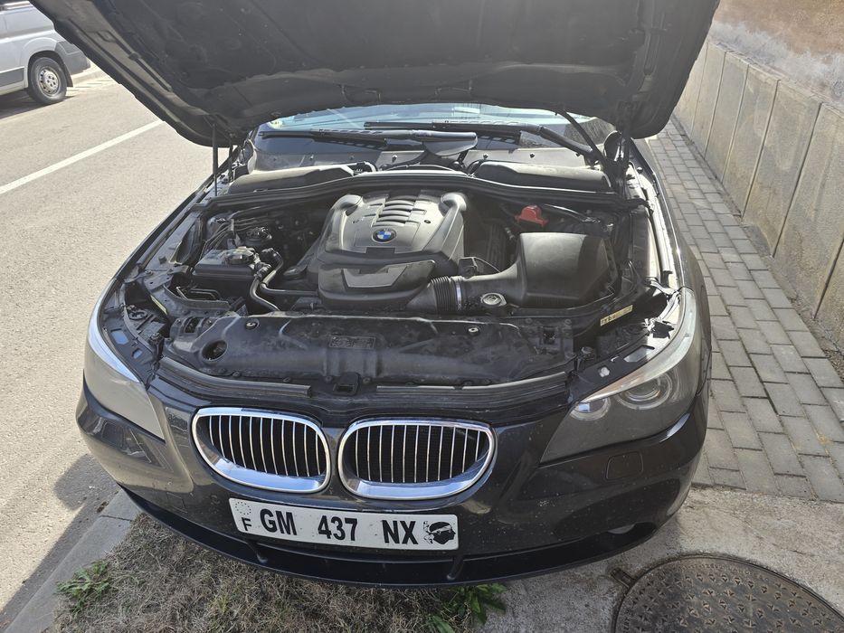 BMW 550i V8 440 CP