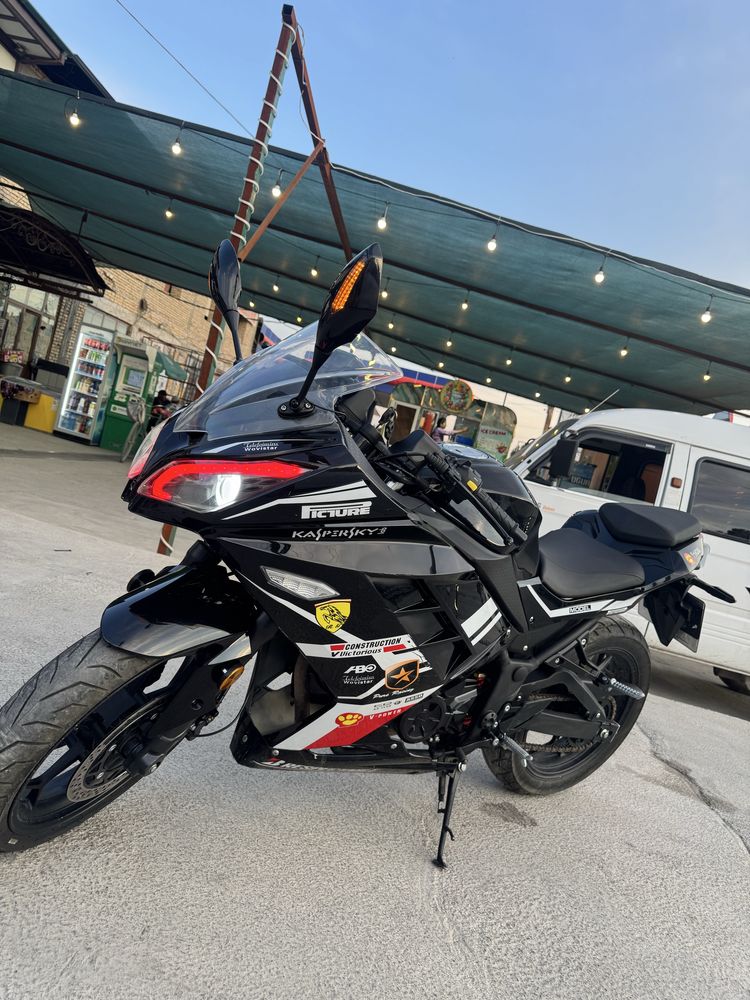Srochna sotiladi Kawasaki Sportbike Motosikl