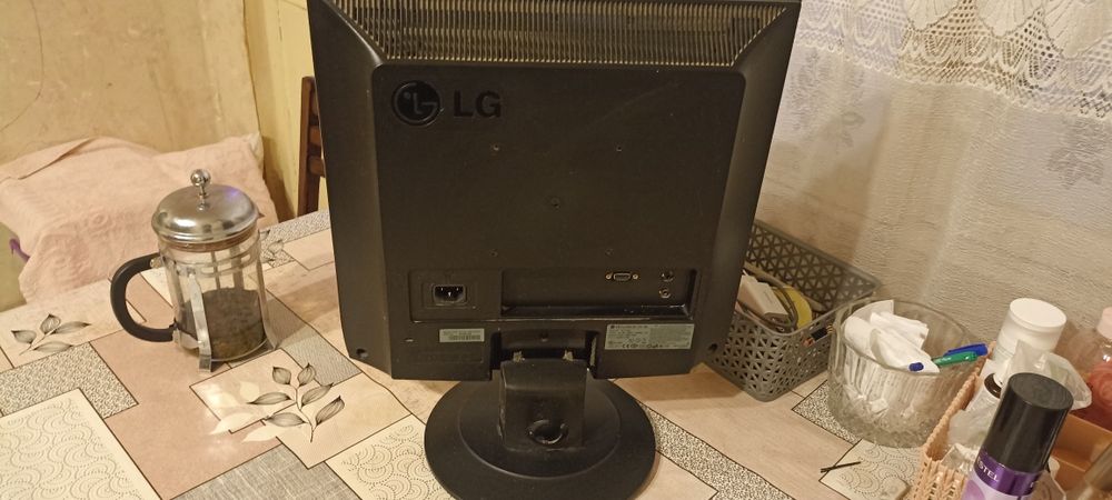 Продаю монитор LG M1717SD
