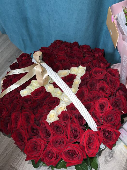 Корзина. 101 роза/цветы с первой буквой имени