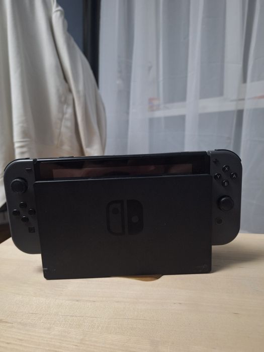 Продам Nintendo switch Hw