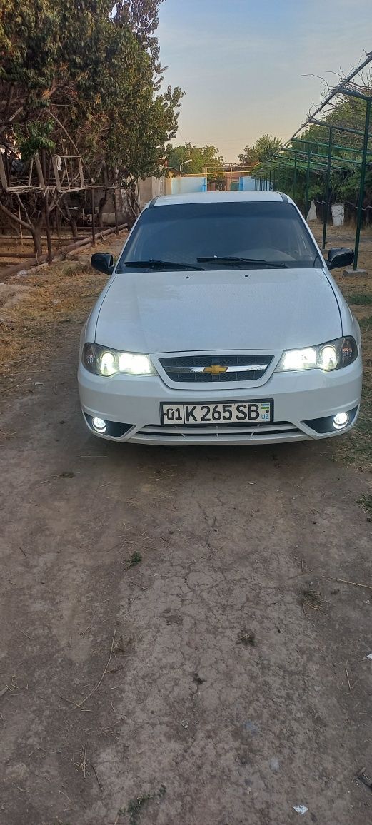 Moshina sotiladi narxi 4 ming dollr kelishiladi