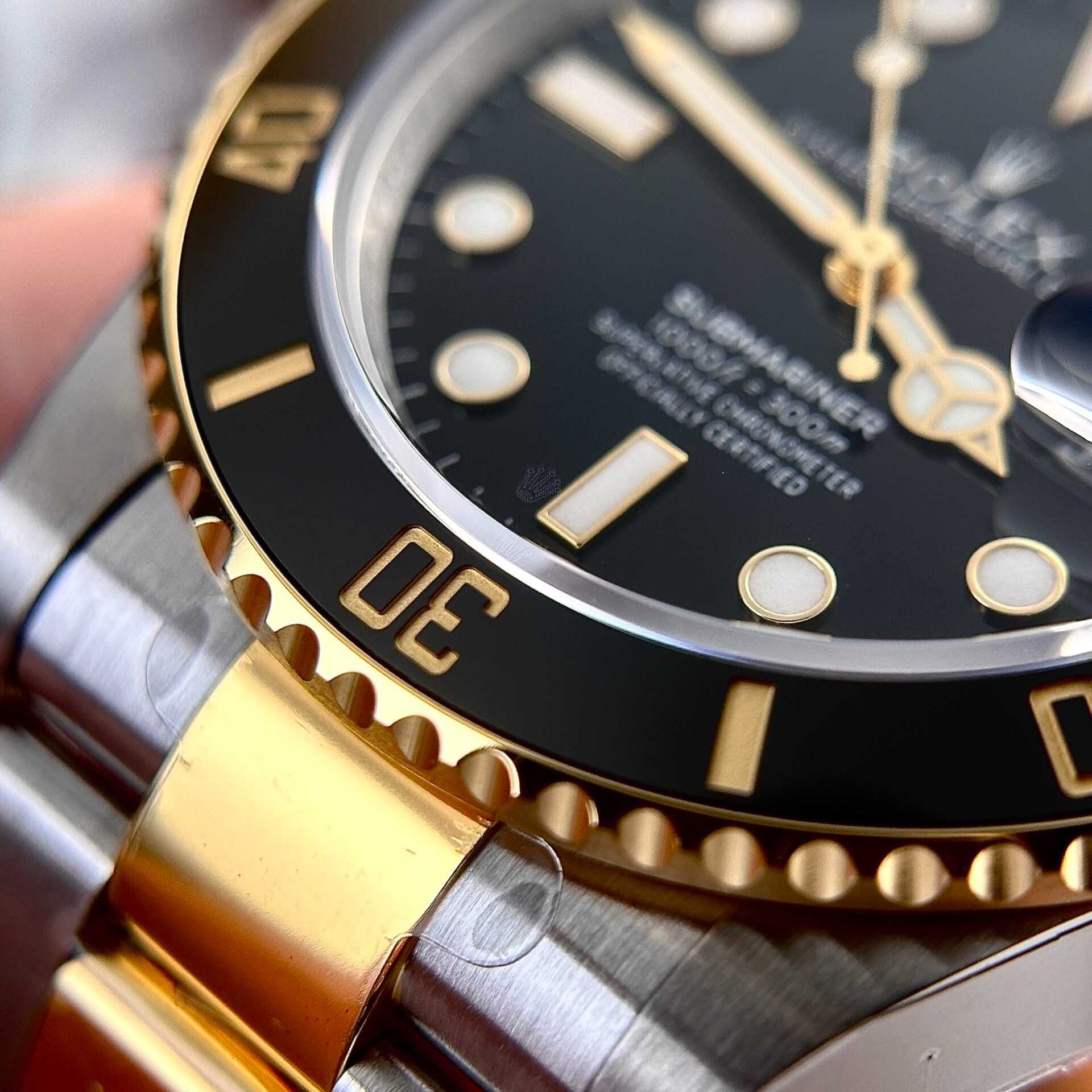 Rolex Submariner сребърно злато/черно