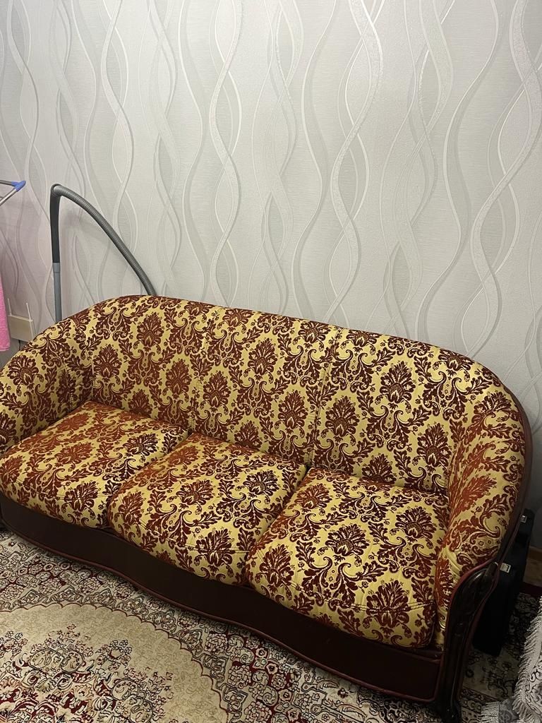 Диван, кресло 3+1+1