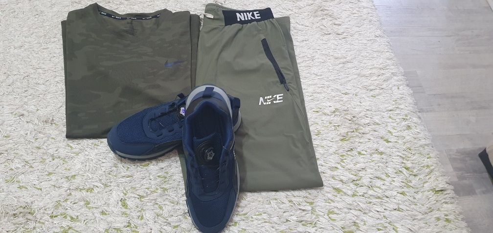 Продаётся отличный комплект Nike