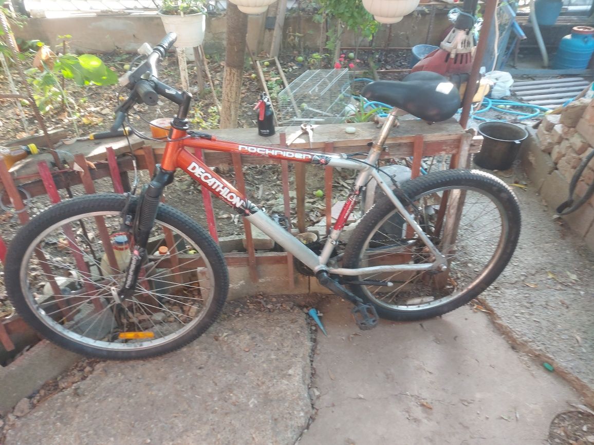 Bicicleta adulti 26 suspensie furca fata aluminiu ,500 lei