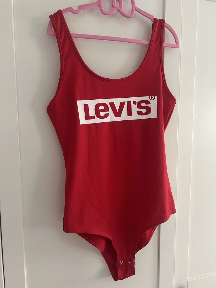 Body levi’s rosu