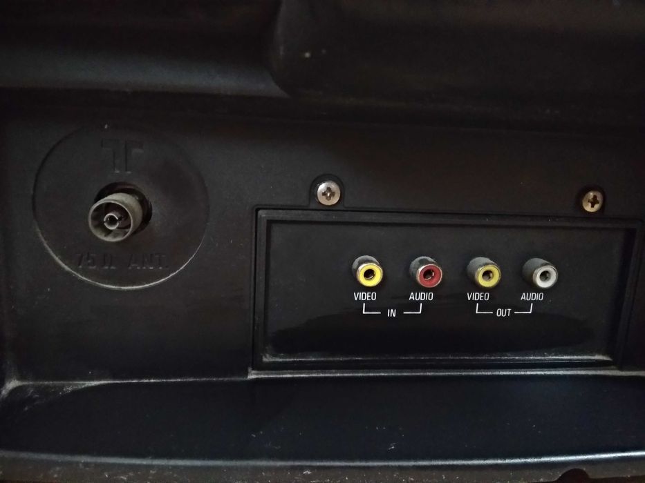 Телевизор 14 инча, без антена