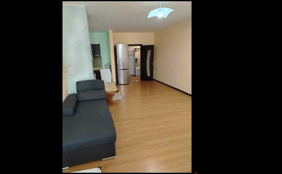 Дава се под наем Тристаен апартамент в Бургас, Меден рудник - зона А - 120 кв.м за 350 € - Снимка #2