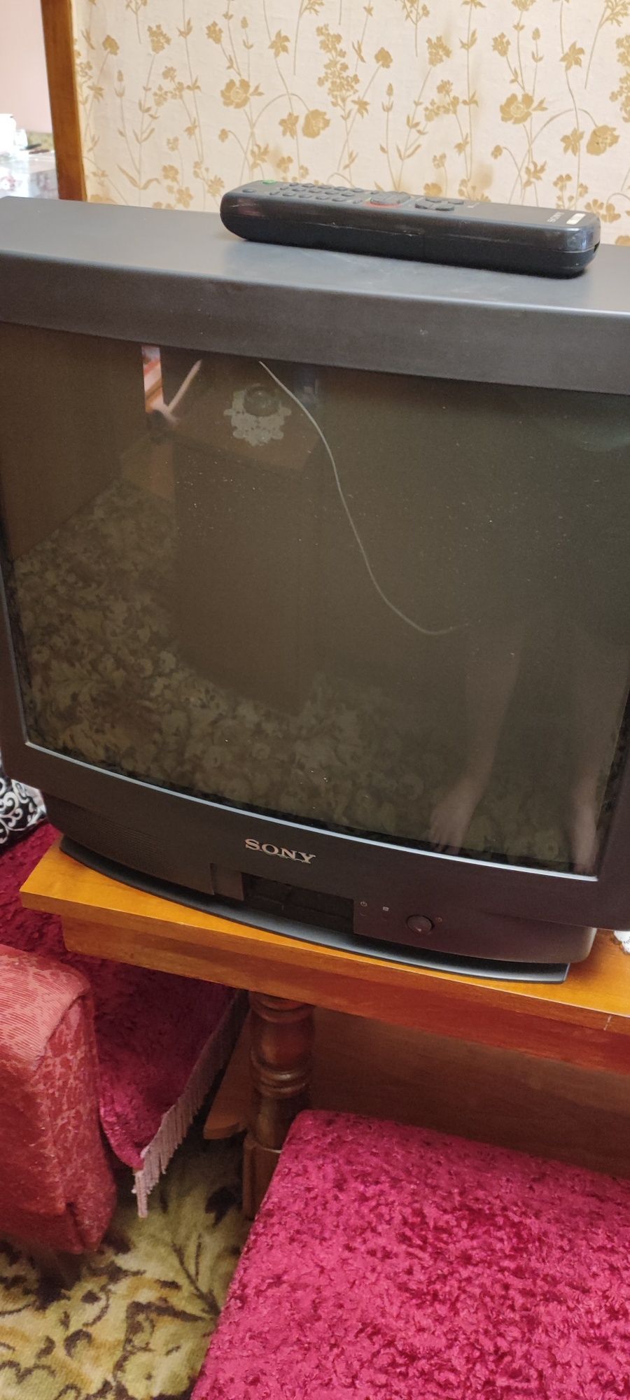 Телевизор SONY hi black trinitron 21"