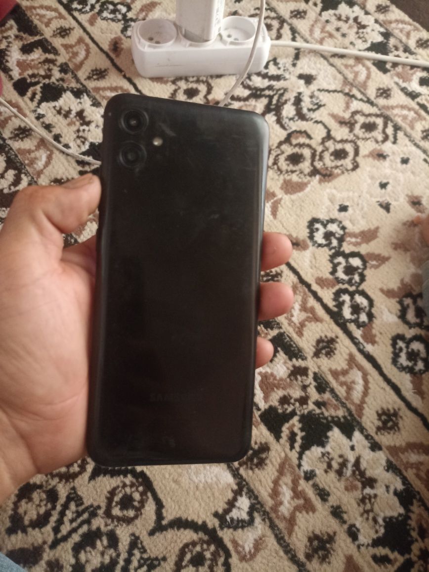Samsung galaxl A04