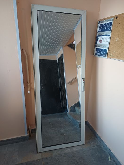 Огледална алуминиева пльзгаща впата