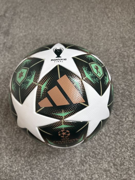 Minge de fotball addias editie limitata