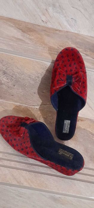 Papuci de casa stil saboti din catifea