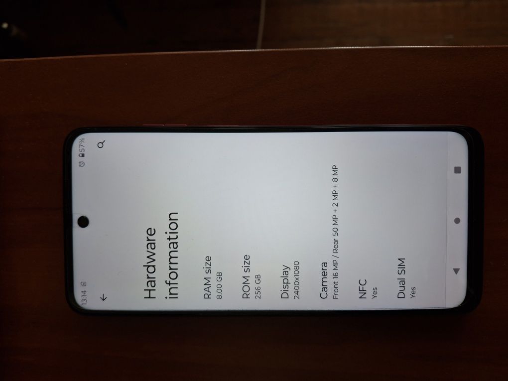 Продавам Моторола Г32 Motorola G32