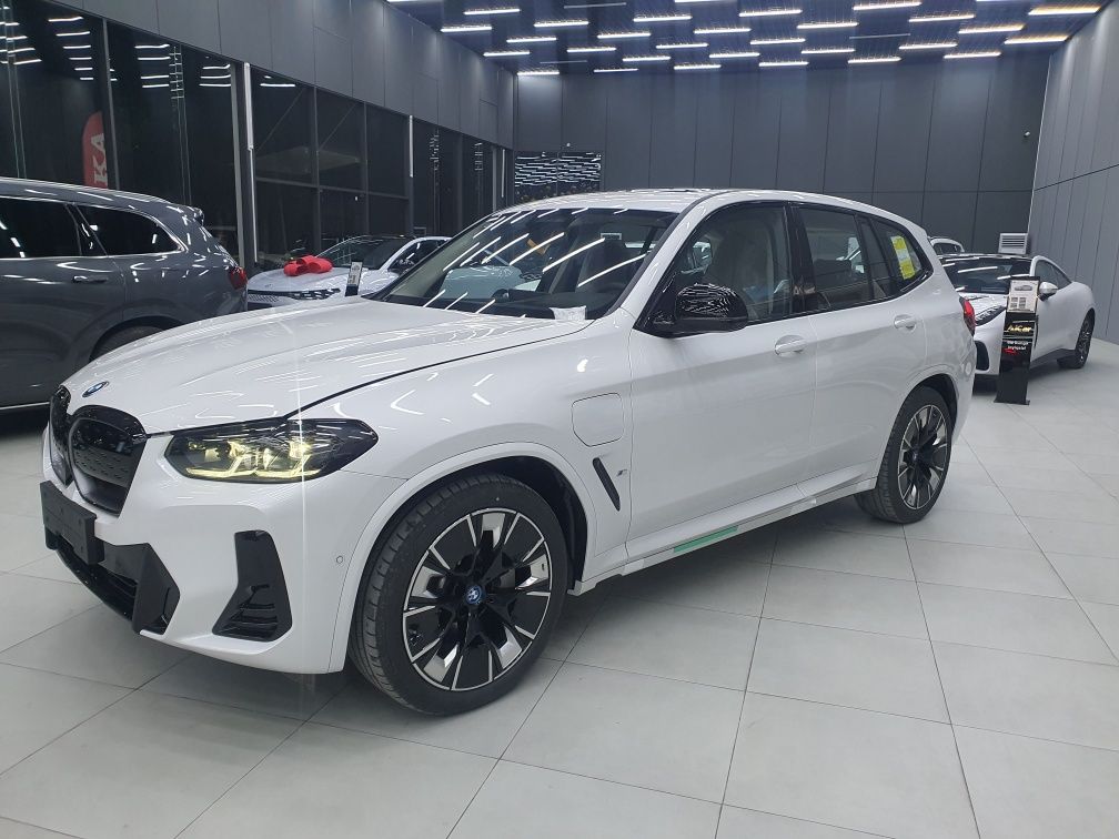 BMW iX3. Ev.2025.