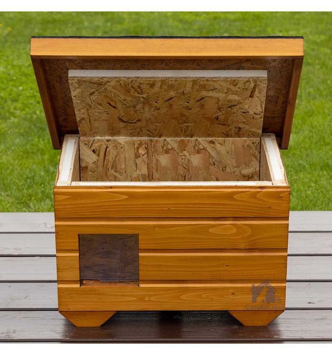 Căsuță izolată pentru pisici – protecție perfectă pe timp de iarnă