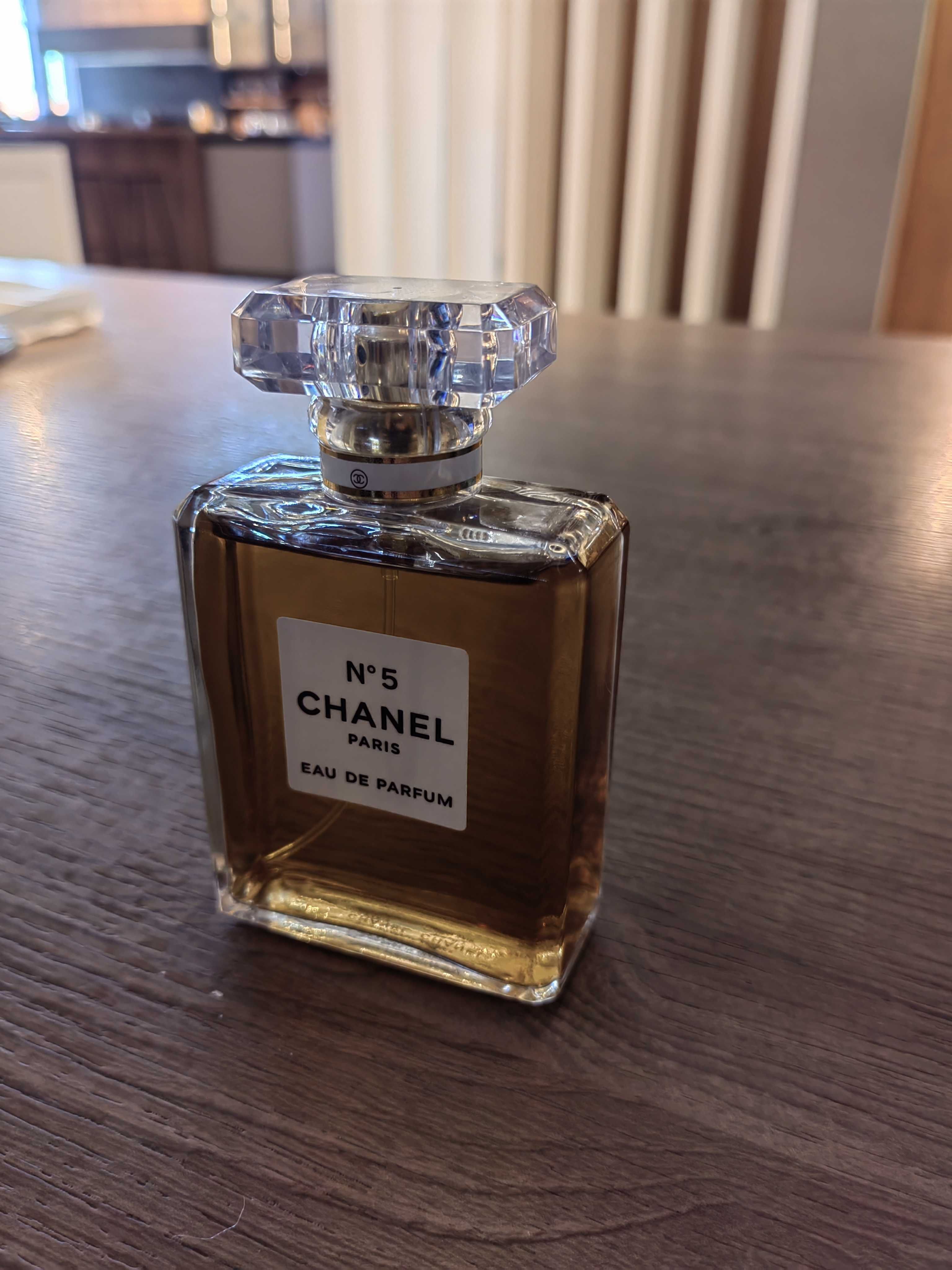 Vând parfum Chanel