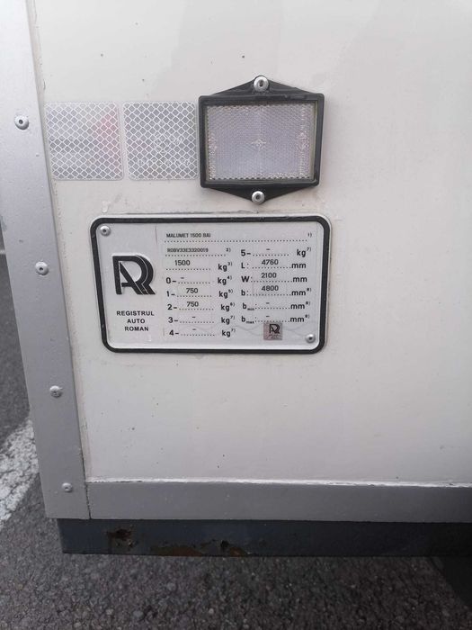 Remorca cu 2 axe Inchisa